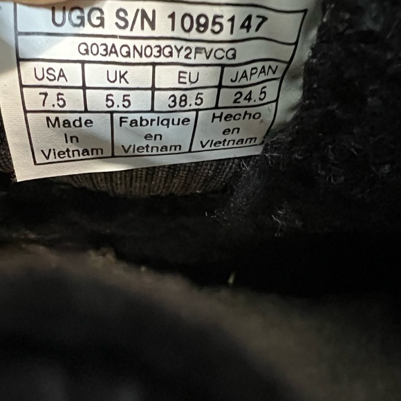 UGG Women's Kress Black Suede Waterproof Ankle Boots Size 7.5 - Picture 8 of 8